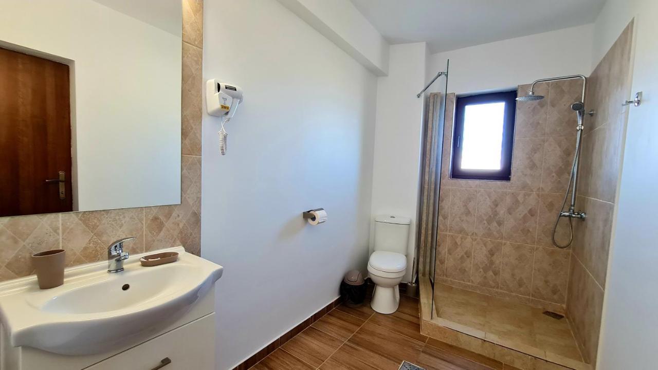 Elina2 Hotel เตคีร์กิโอล ภายนอก รูปภาพ
